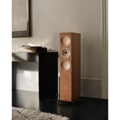 KEF R7 META - Walnuss -Ausgewähltes Haushaltswarengeschäft r series lifestyle r7meta walnut portrait 182493 642x800